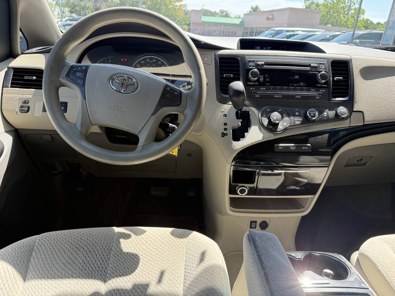 Used 2012 Toyota Sienna LE FWD image 12