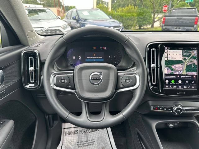 Used 2023 Volvo XC40 B4 Core w/ Convenience Package FWD image 12