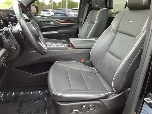 Used 2023 Cadillac Escalade Premium Luxury AWD/4WD image 5