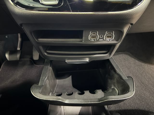 Used 2025 Chrysler Pacifica Select FWD image 24