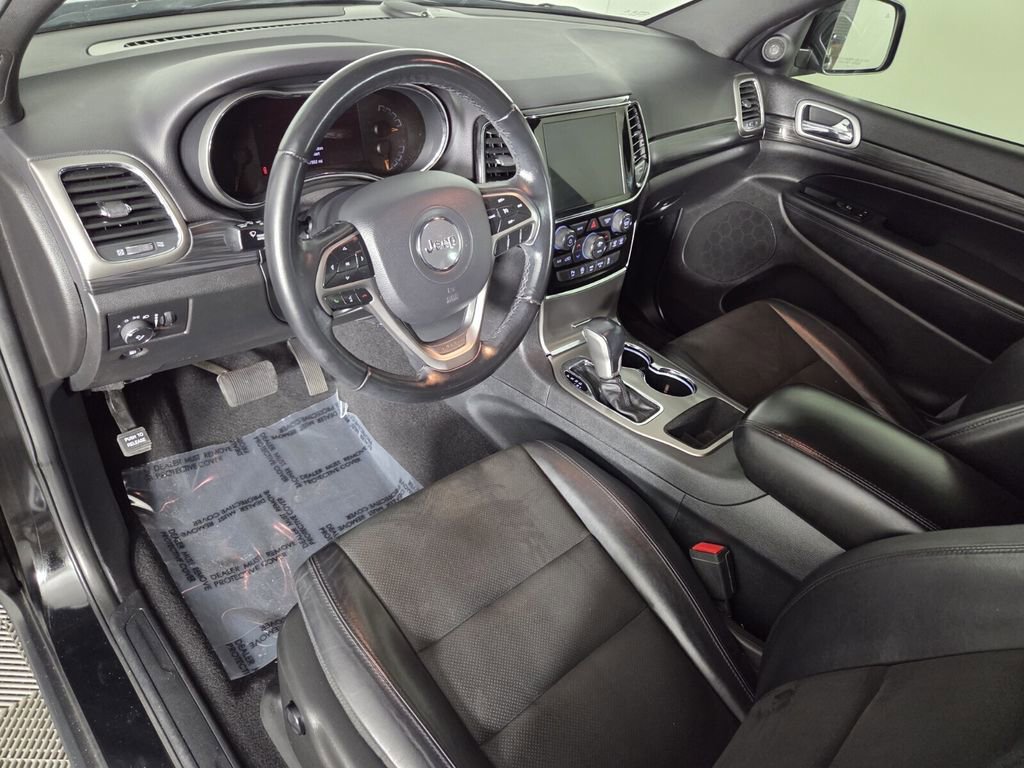 Certified 2019 Jeep Grand Cherokee Laredo w/ Laredo X Package image 12