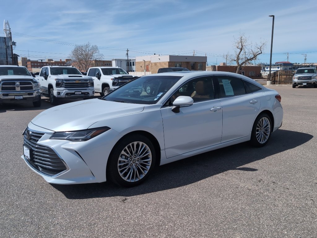 Used 2019 Toyota Avalon Limited w/ All Weather Liner Package FWD image 2