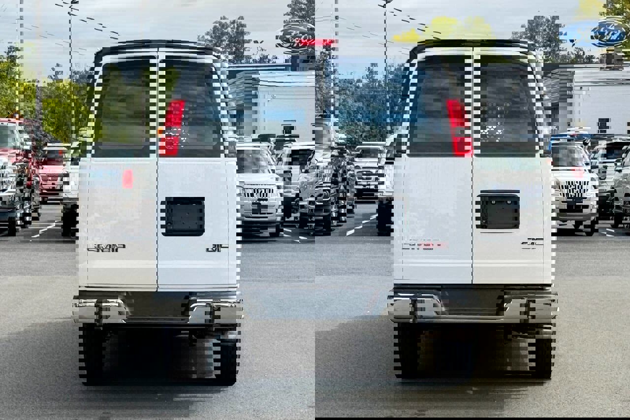 Used 2022 GMC Savana 2500 w/ Driver Convenience Package image 4
