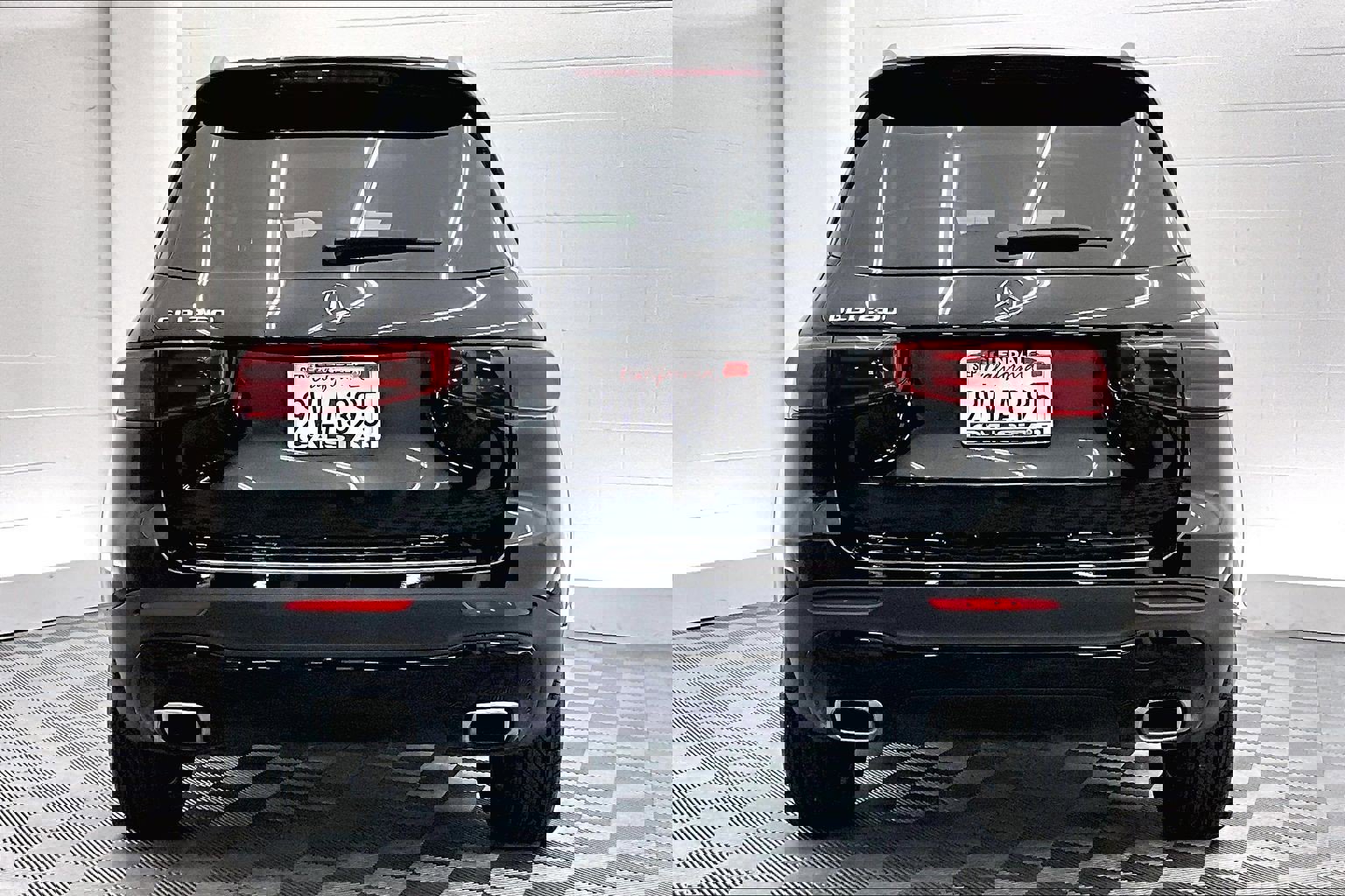 Used 2026 Mercedes-Benz GLB 250 image 3