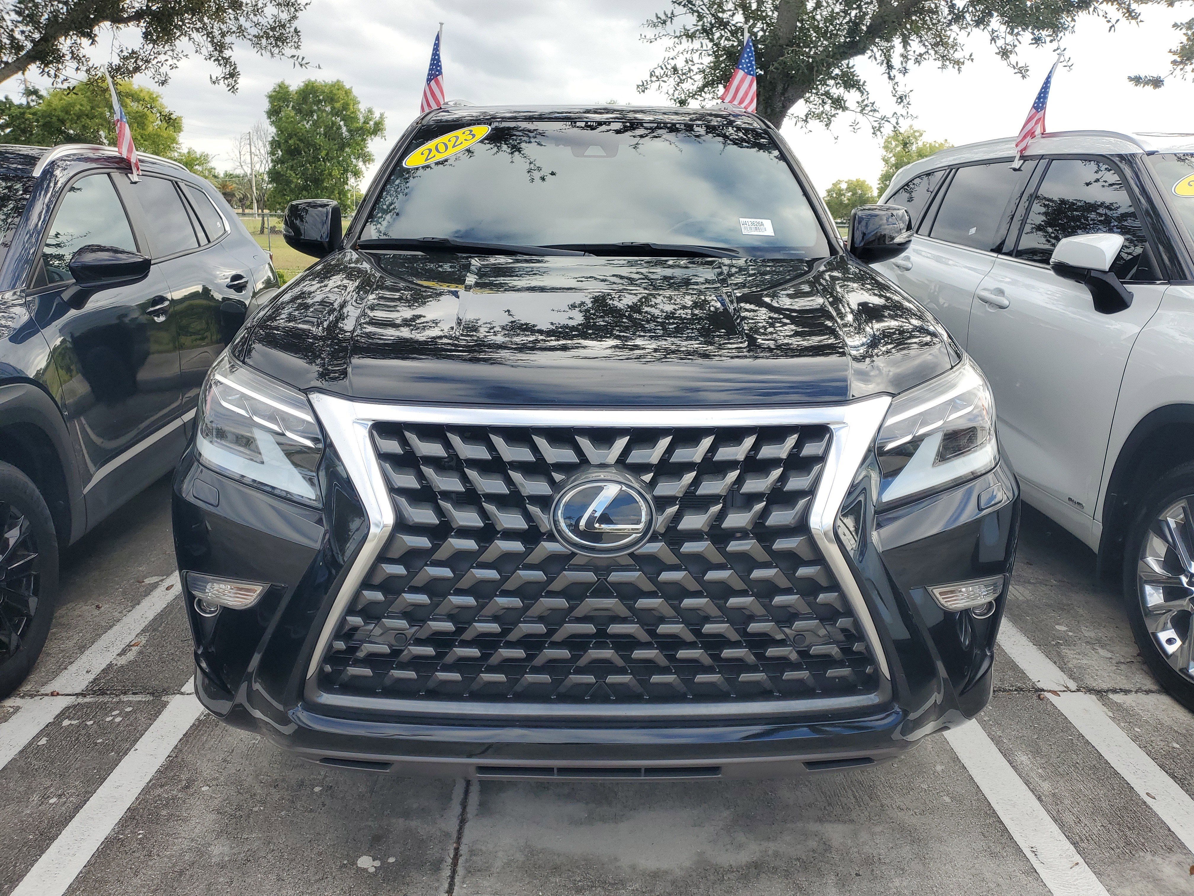 Used 2023 Lexus GX 460 Premium image 2