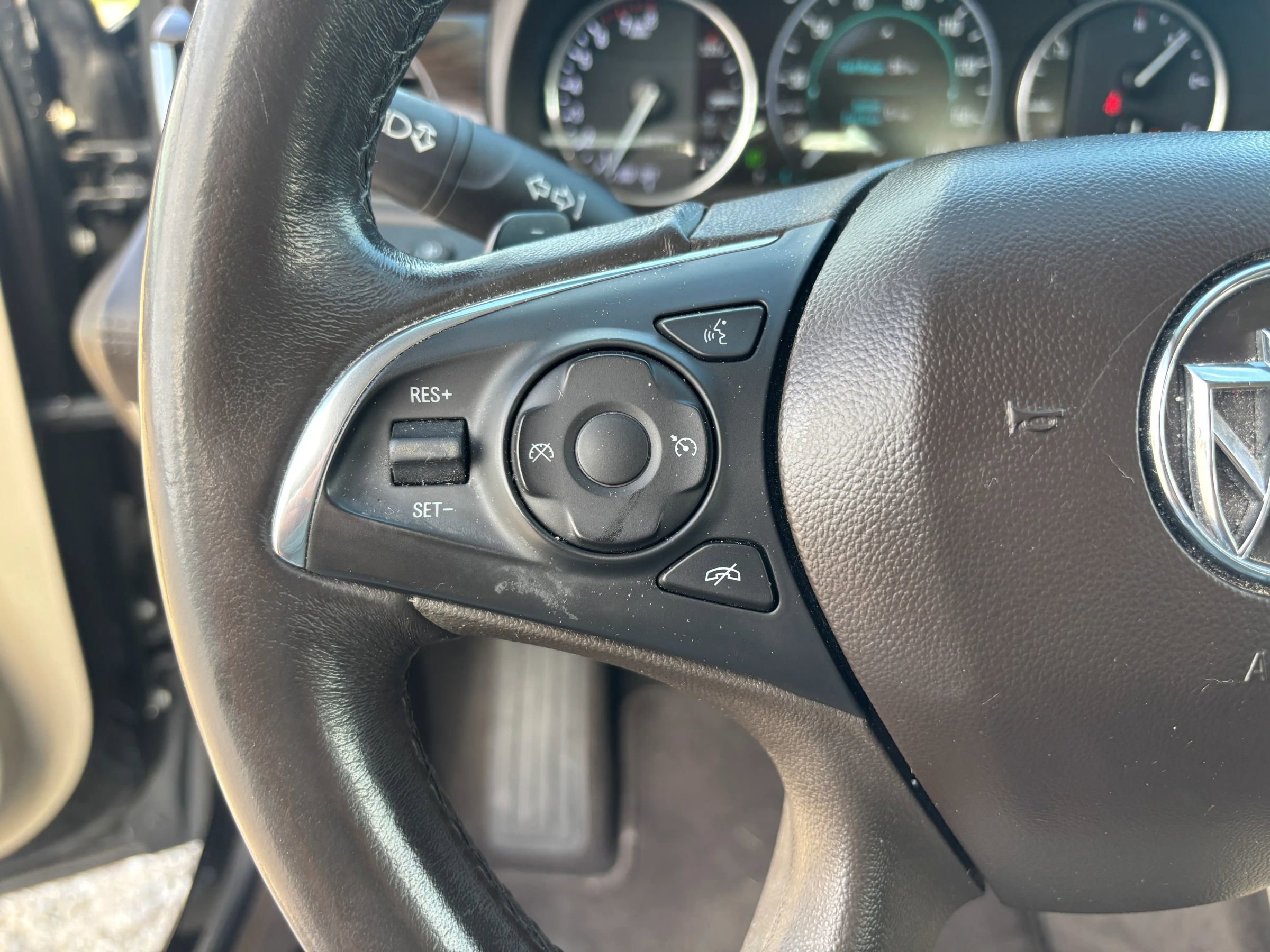 Used 2017 Buick LaCrosse Preferred FWD image 17