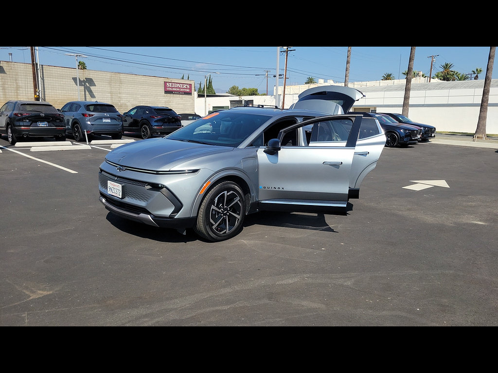 Used 2024 Chevrolet Equinox EV LT w/ LPO, Blackout Package FWD image 32