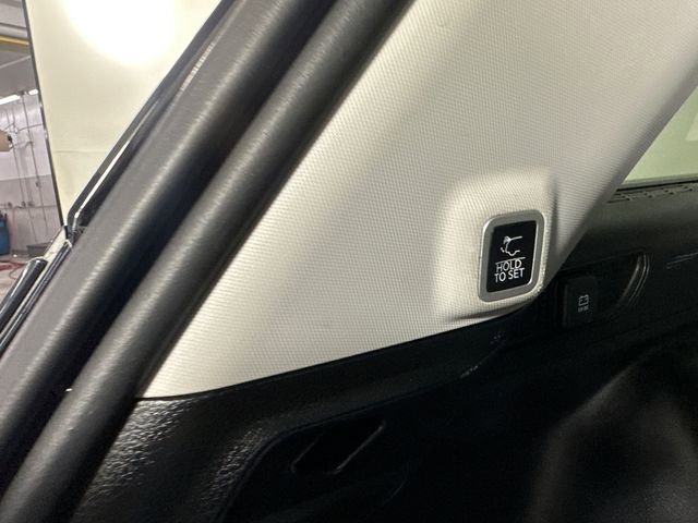 Certified 2023 Jeep Grand Cherokee Limited image 8