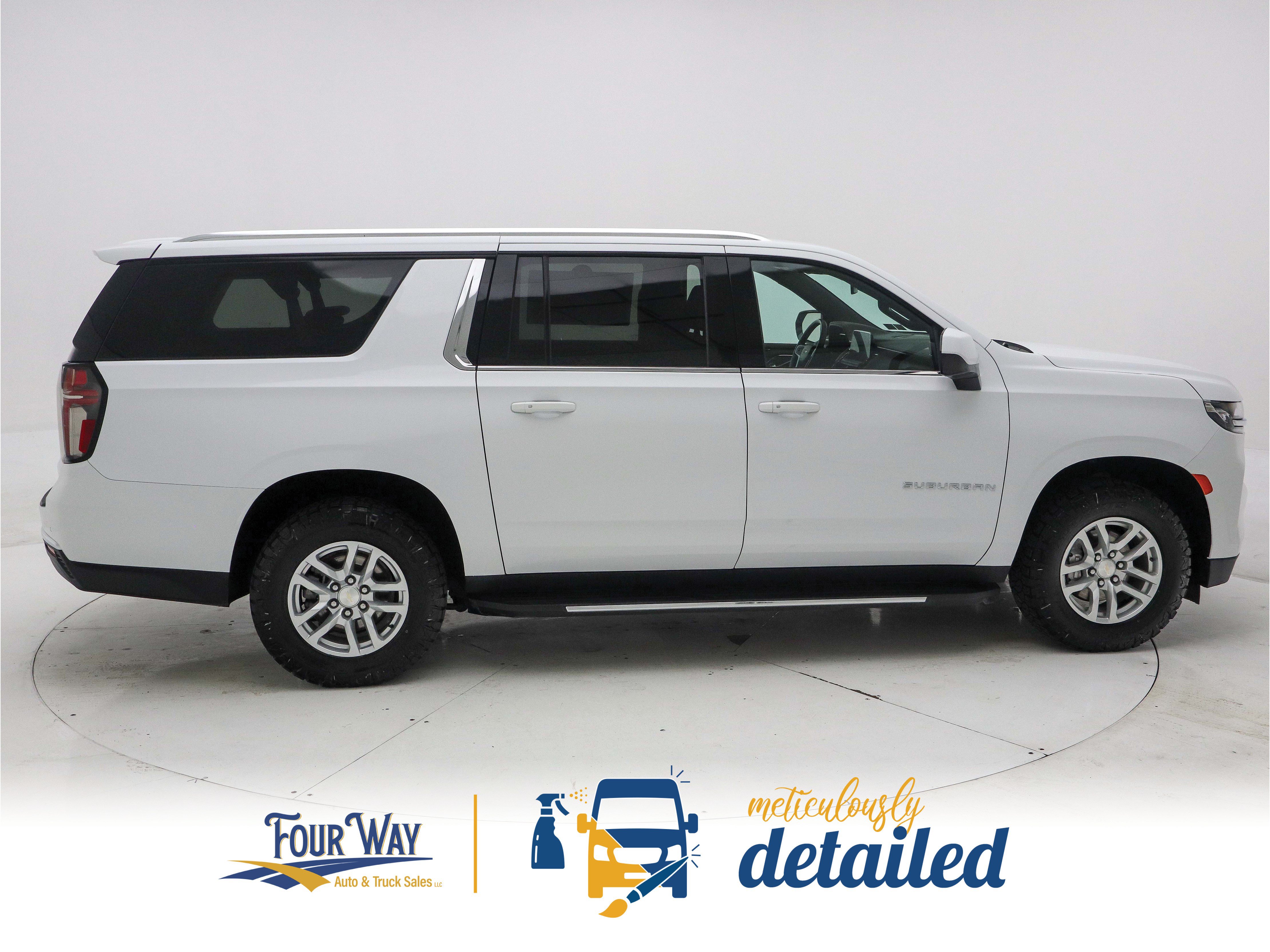 Used 2023 Chevrolet Suburban LT AWD/4WD image 2