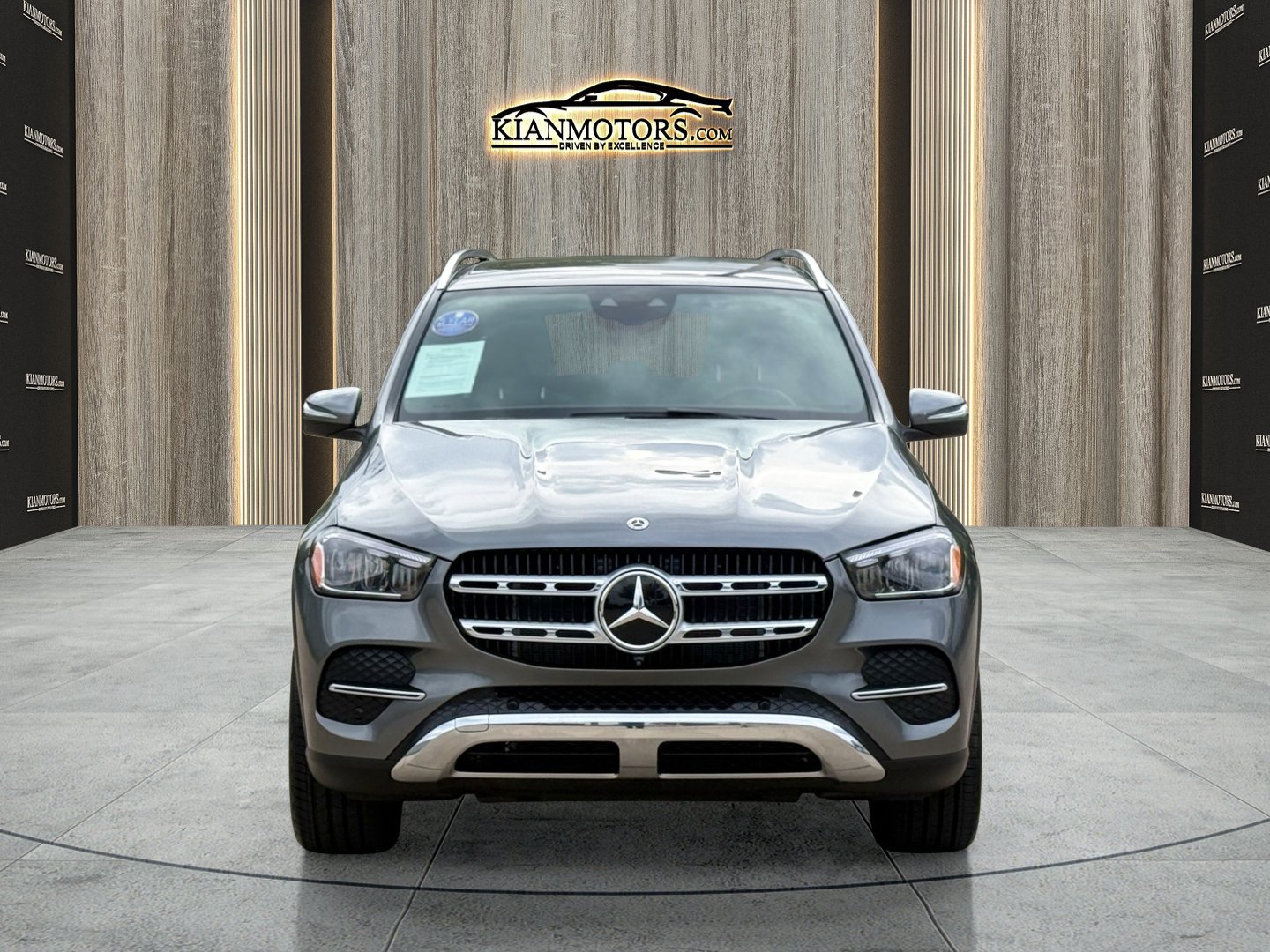 Used 2025 Mercedes-Benz GLE 450e 4MATIC image 2