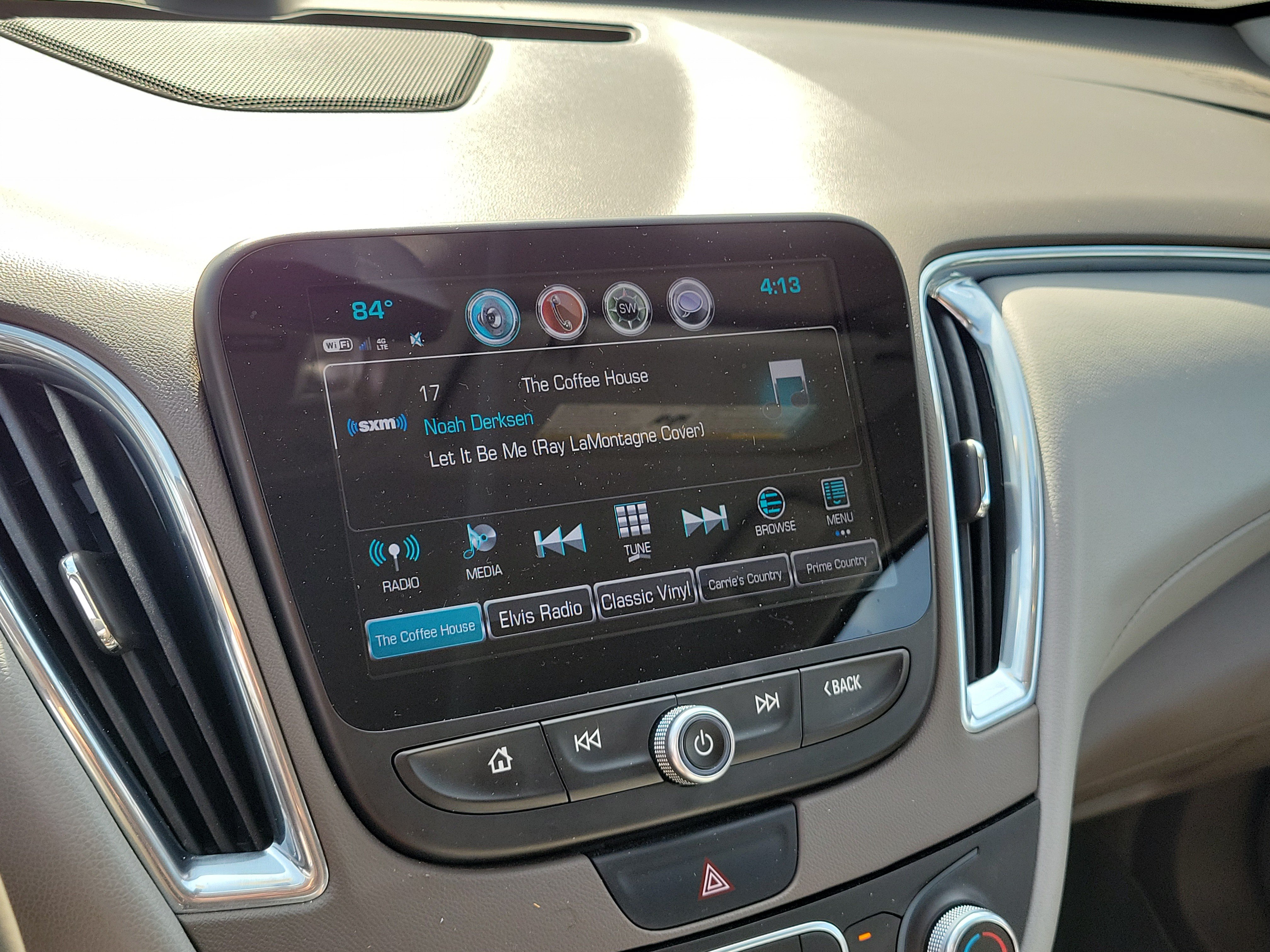 Used 2018 Chevrolet Malibu LT w/ Leather Package FWD image 26