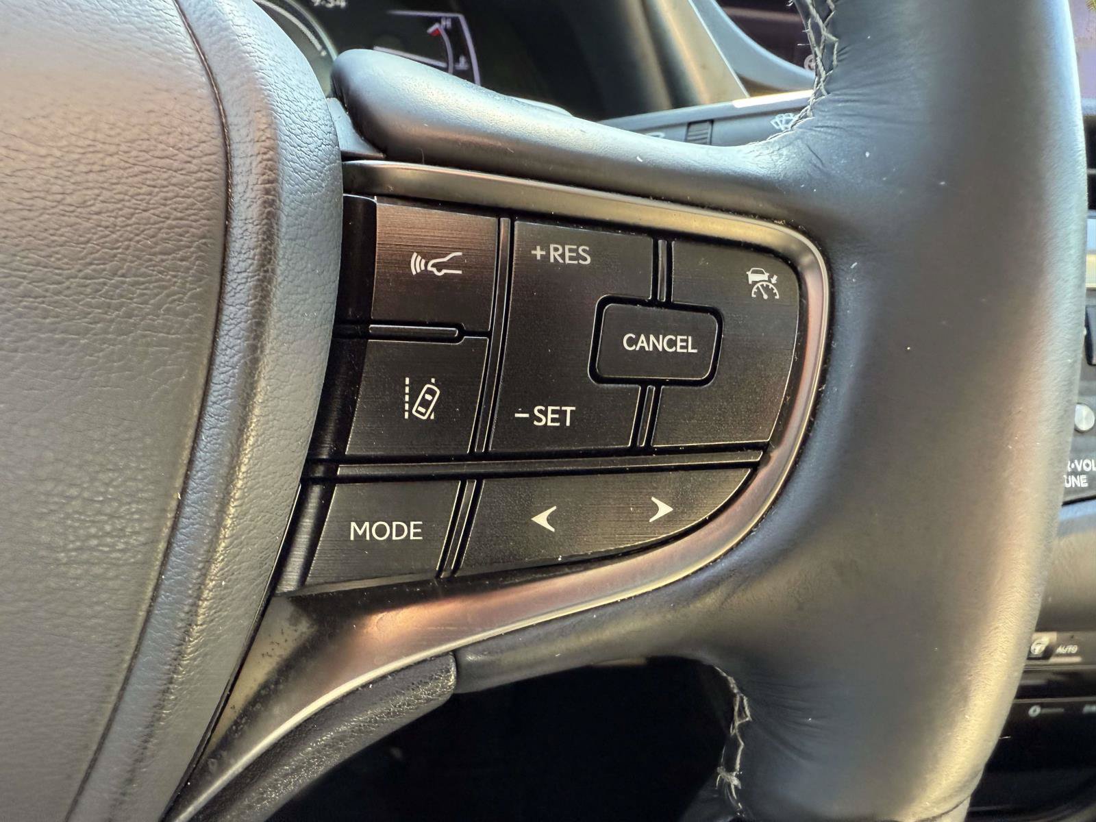 Used 2019 Lexus ES 300h w/ Premium Package FWD image 21