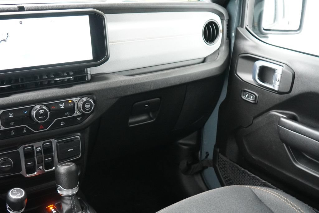 Used 2024 Jeep Gladiator Sport AWD/4WD image 24