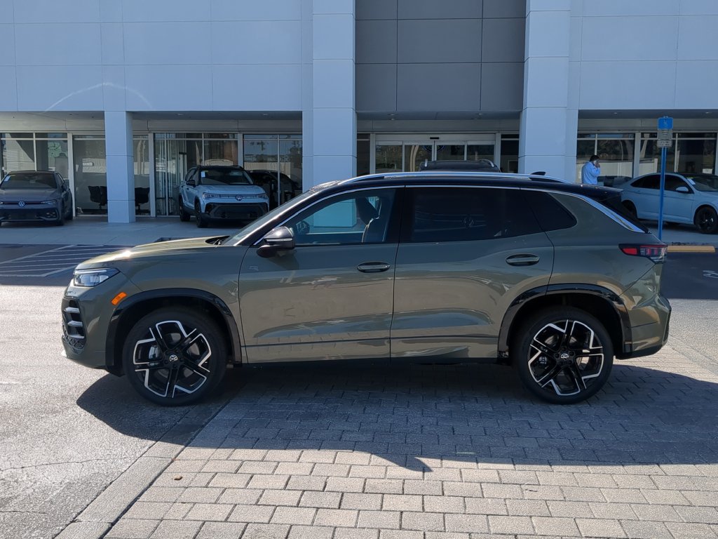 New 2027 Volkswagen Tiguan SEL R-Line AWD/4WD image 5