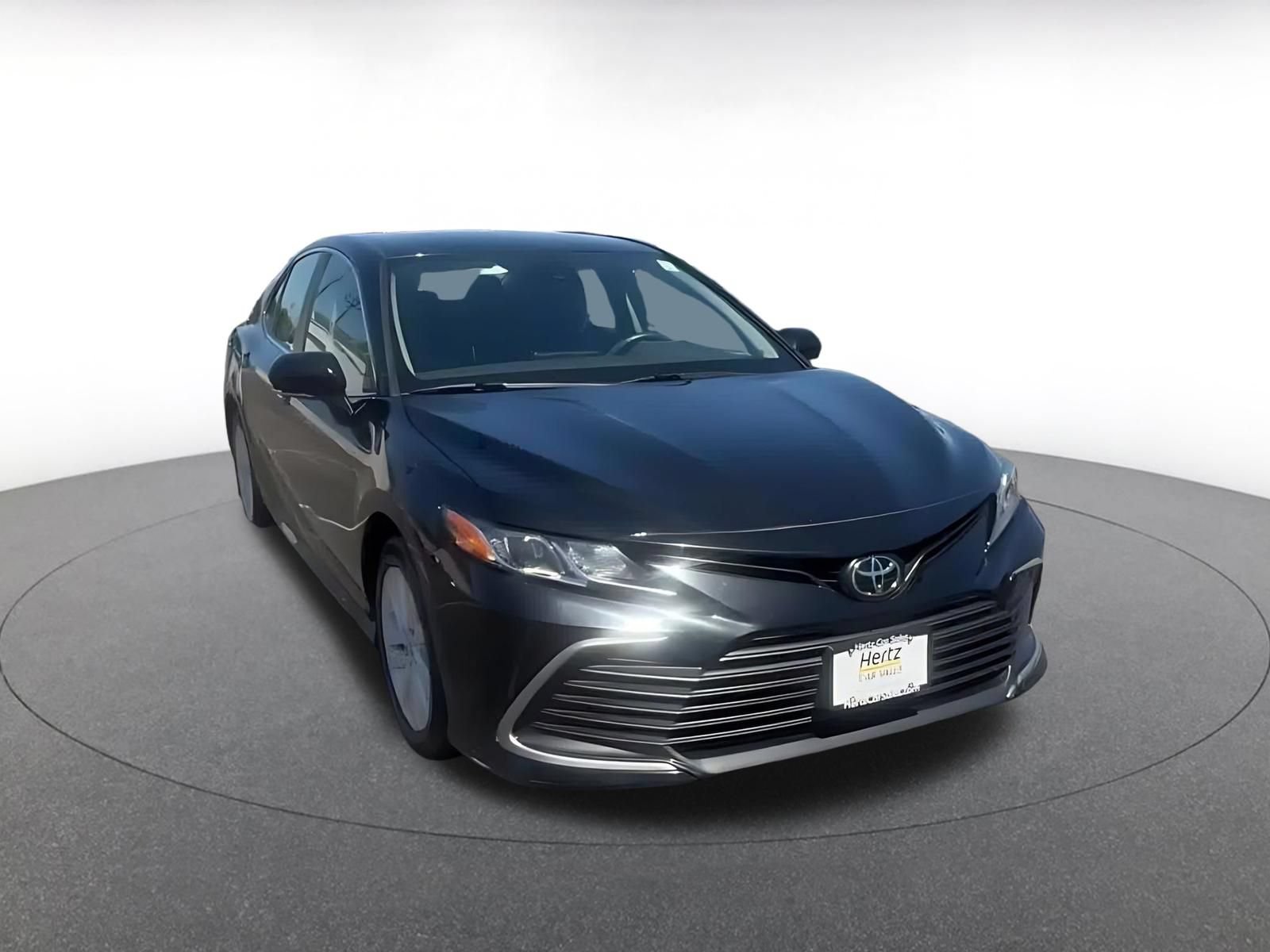 Used 2023 Toyota Camry LE FWD image 3