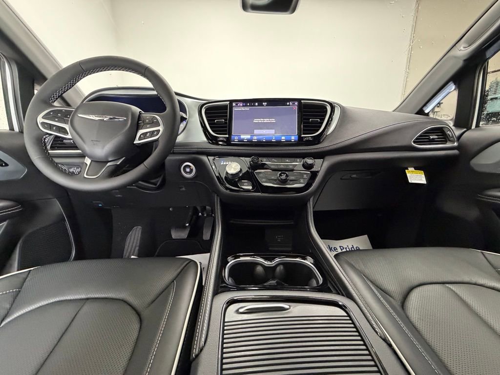 New 2026 Chrysler Pacifica Limited FWD image 12