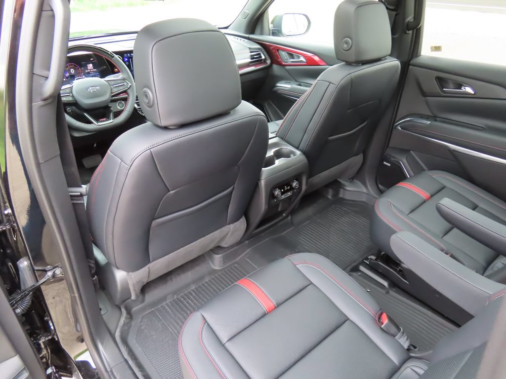 New 2026 Chevrolet Traverse RS w/ LPO, Floor Liner Package AWD/4WD image 24