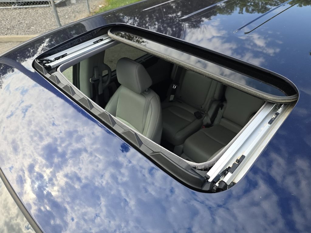 Used 2023 Honda Odyssey Touring image 3