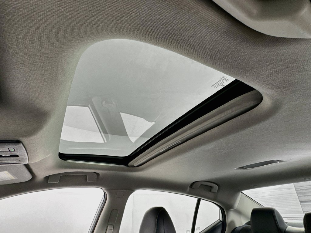 Used 2024 Nissan Sentra SR w/ SR Premium Package FWD image 16