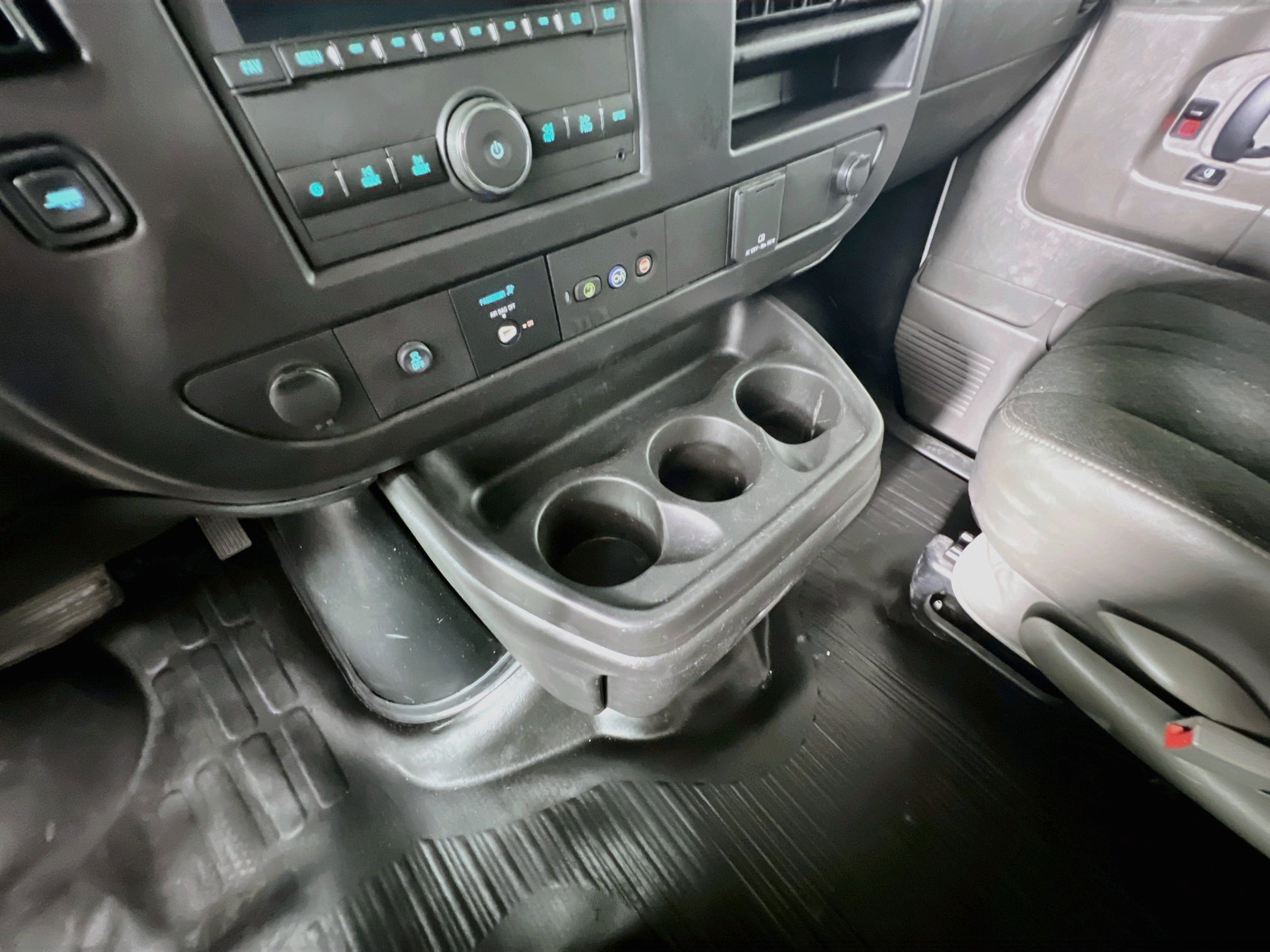 Used 2025 GMC Savana 2500 w/ Driver Convenience Package RWD image 19