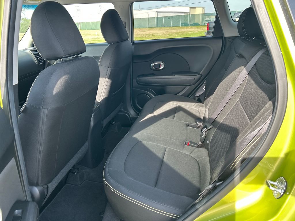 Used 2014 Kia Soul + image 11