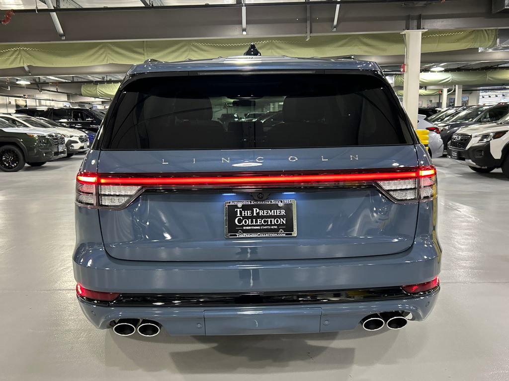Used 2026 Lincoln Aviator Reserve w/ Jet Appearance Package AWD/4WD image 3