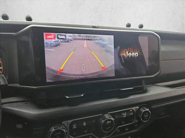 Used 2024 Jeep Wrangler Unlimited Rubicon AWD/4WD image 15