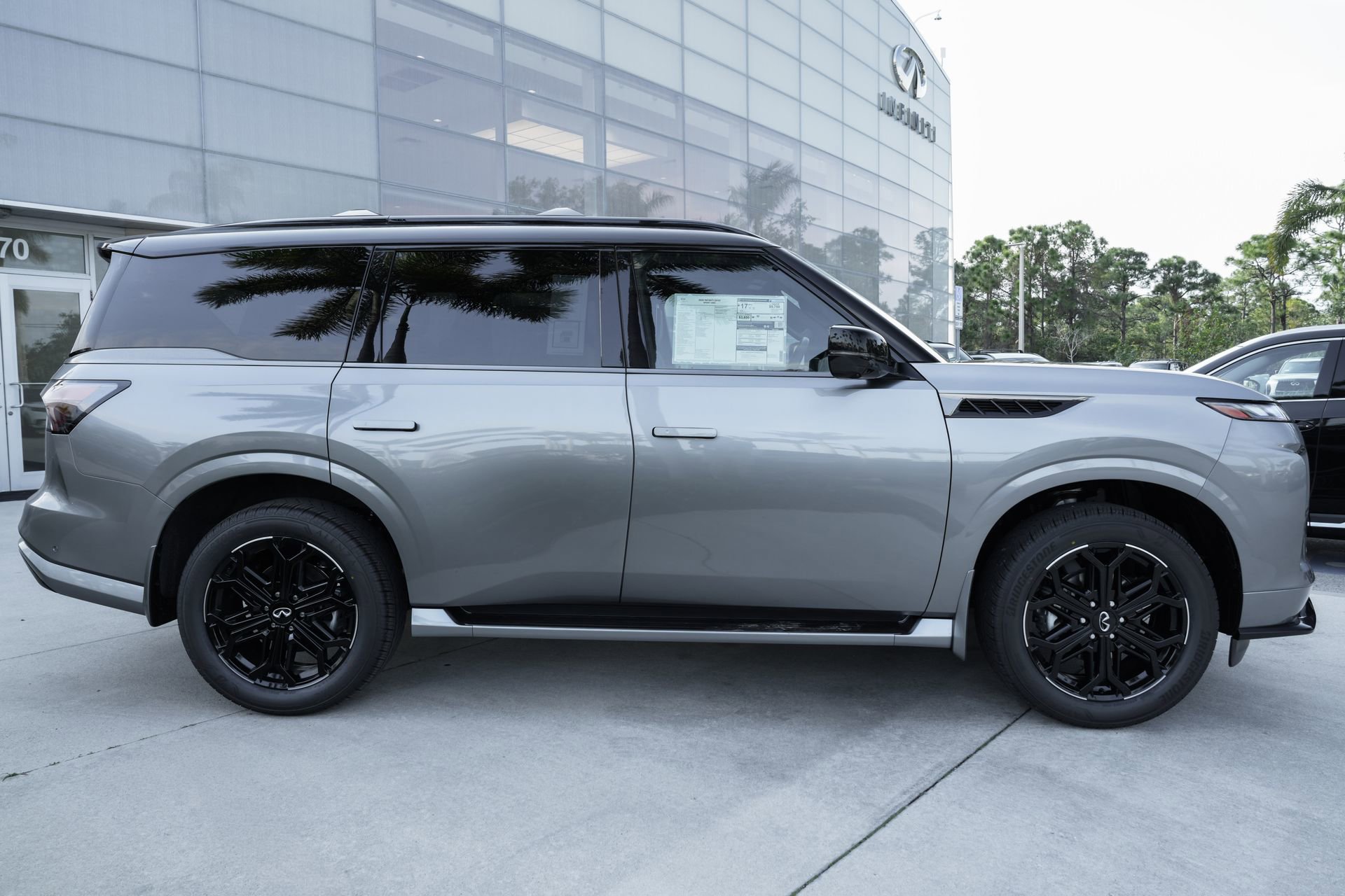 New 2026 INFINITI QX80 4WD w/ Sport Exterior Package image 25