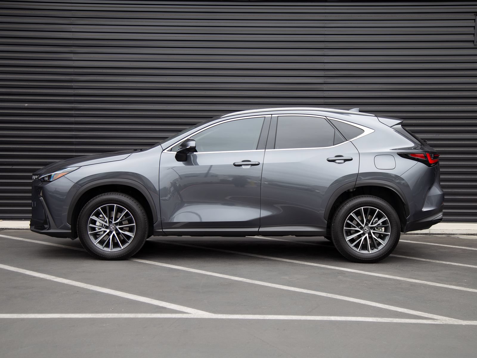 Used 2025 Lexus NX 350h AWD w/ Cold Area Package image 2