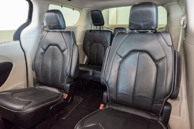 Used 2019 Chrysler Pacifica Limited FWD image 26