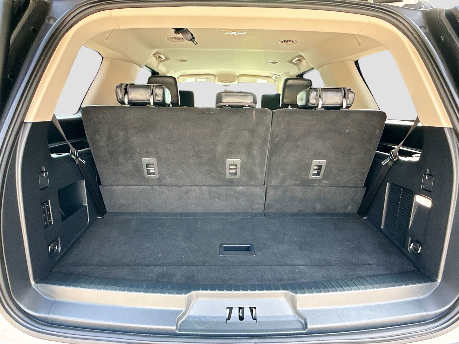 Used 2024 Ford Expedition XLT image 26