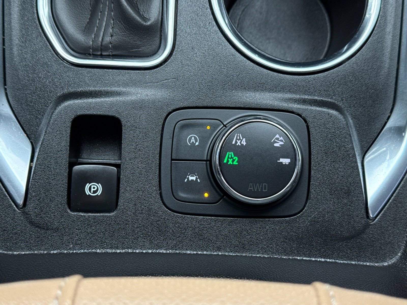 Used 2023 Chevrolet Traverse Premier w/ LPO, Floor Liner Package image 33