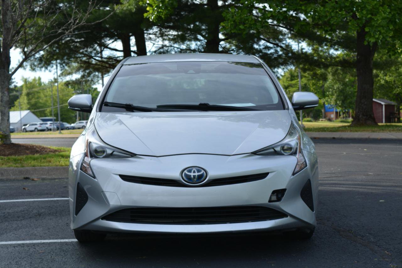 Used 2017 Toyota Prius Three w/ Carpet Mat Package FWD image 2