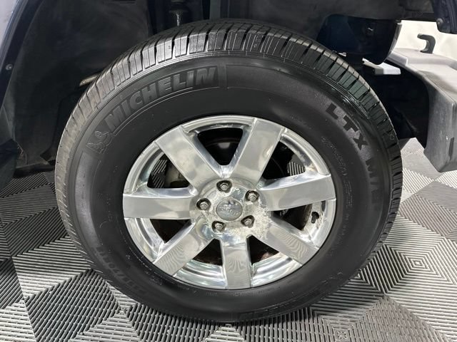 Used 2013 Jeep Wrangler Unlimited Sahara w/ Dual Top Group AWD/4WD image 23
