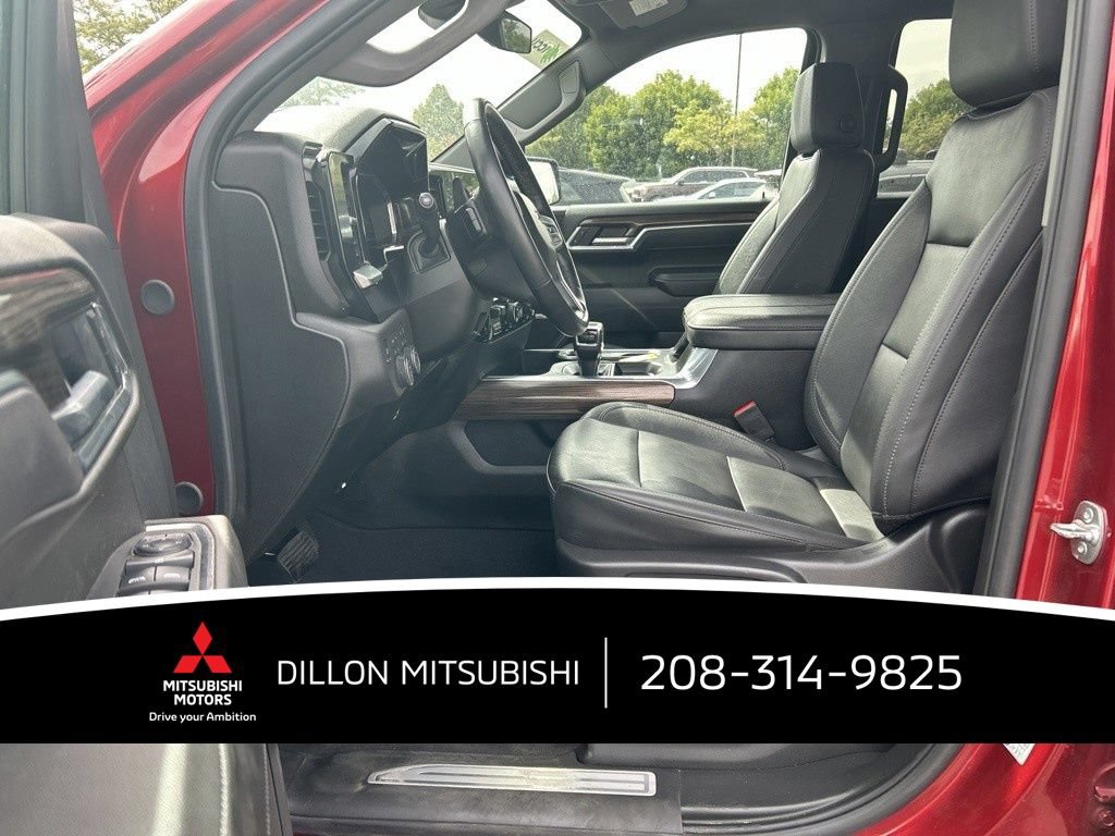 Used 2025 Chevrolet Silverado 1500 RST w/ Convenience Package II AWD/4WD image 3