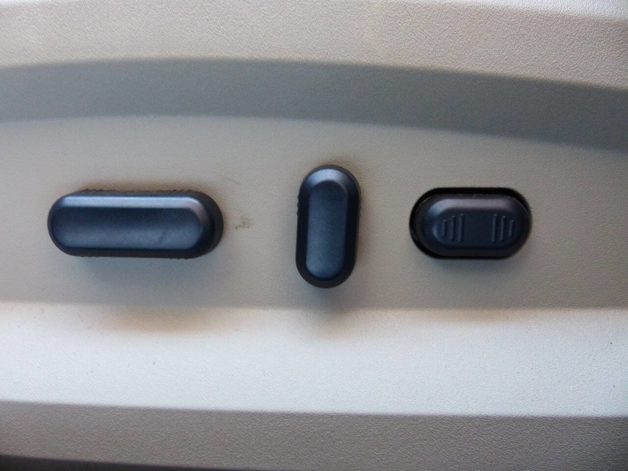 Used 2013 Ford Edge Limited w/ Driver Entry Pkg image 19