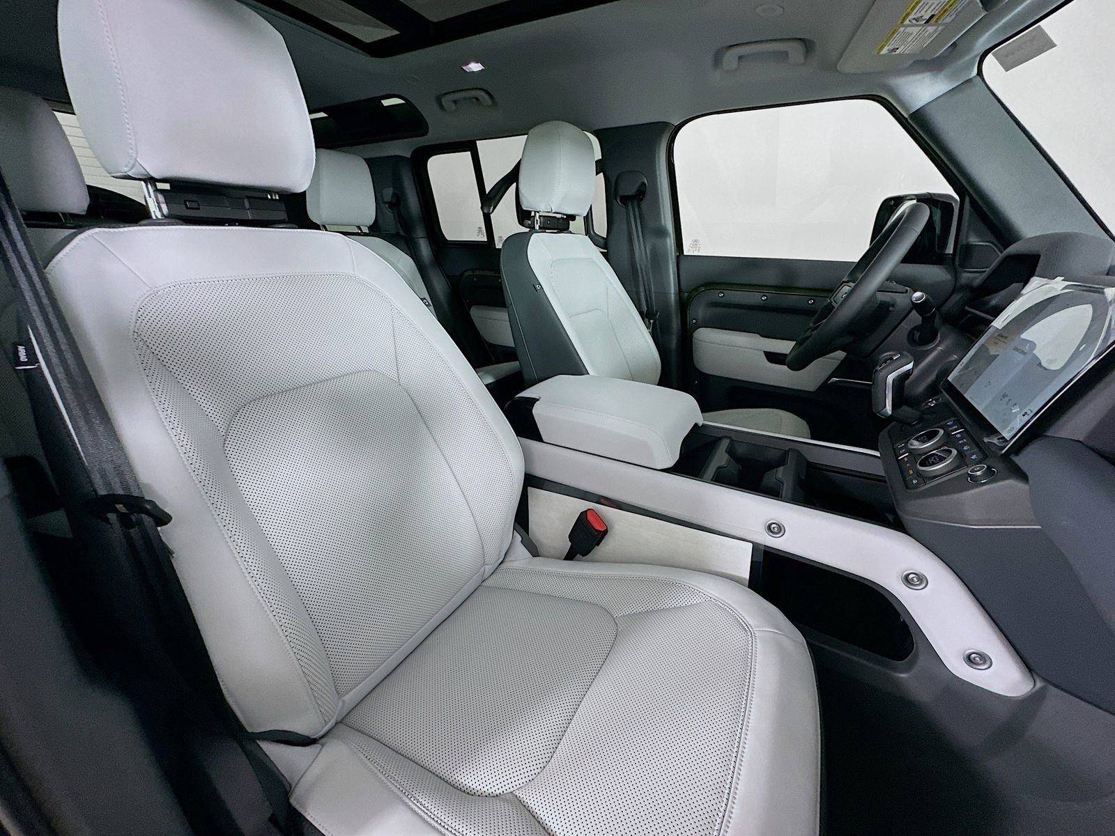 New 2026 Land Rover Defender 110 S AWD/4WD image 45