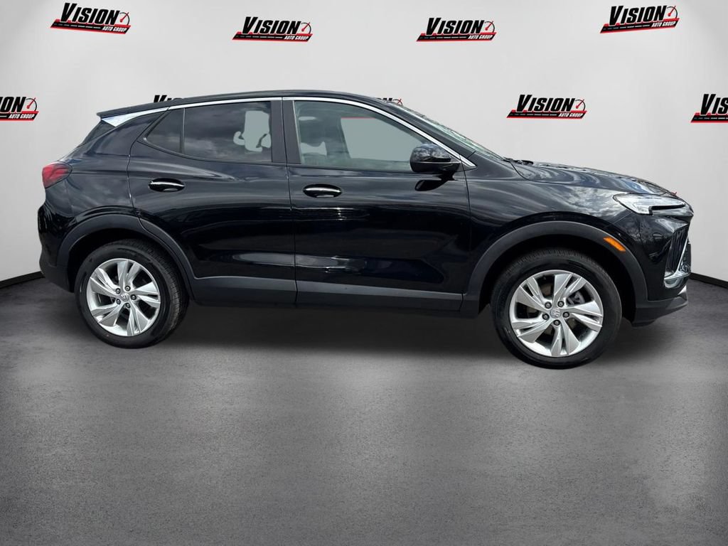 Used 2024 Buick Encore GX Preferred AWD/4WD image 4