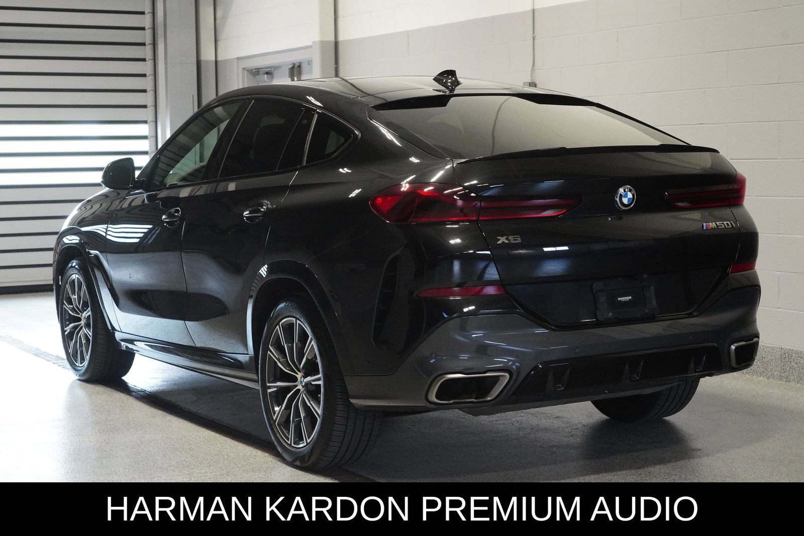 Used 2021 BMW X6 M50i w/ Executive Package image 4