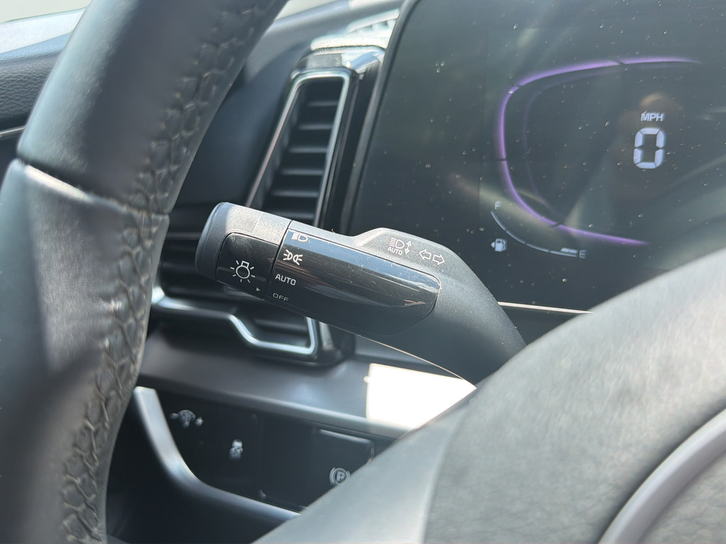 Used 2024 Kia Sportage EX FWD image 33