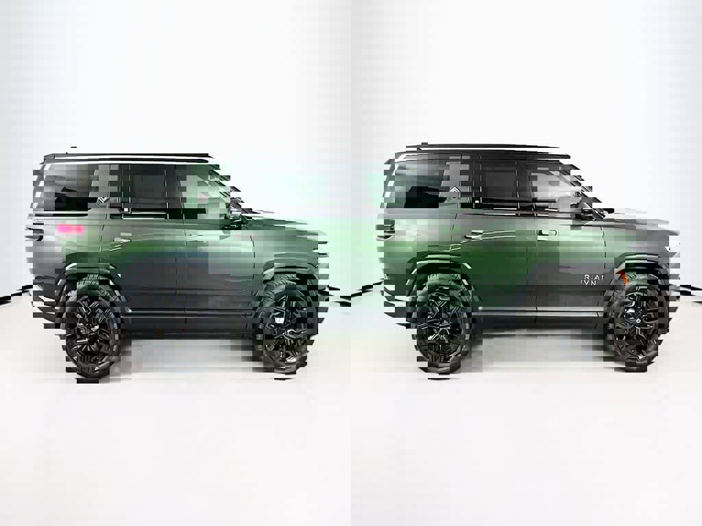 Used 2025 Rivian R1S Adventure image 24