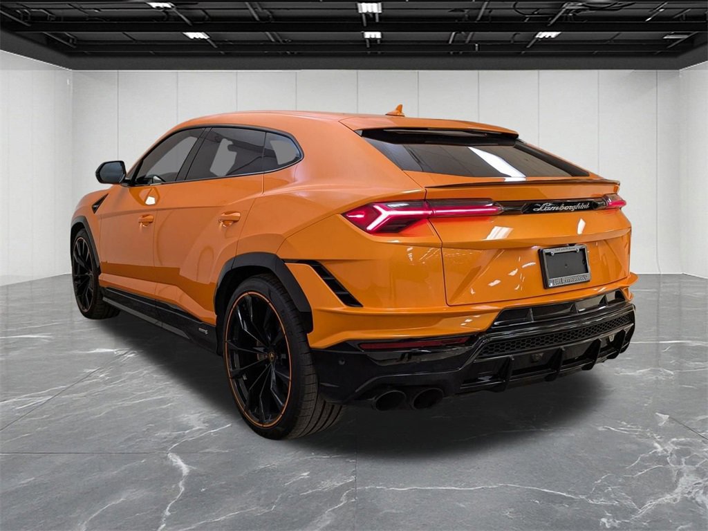 Used 2024 Lamborghini Urus S image 3