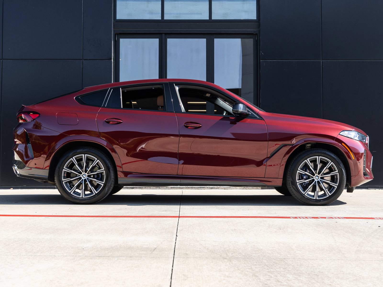 Used 2025 BMW X6 M60i AWD/4WD image 10
