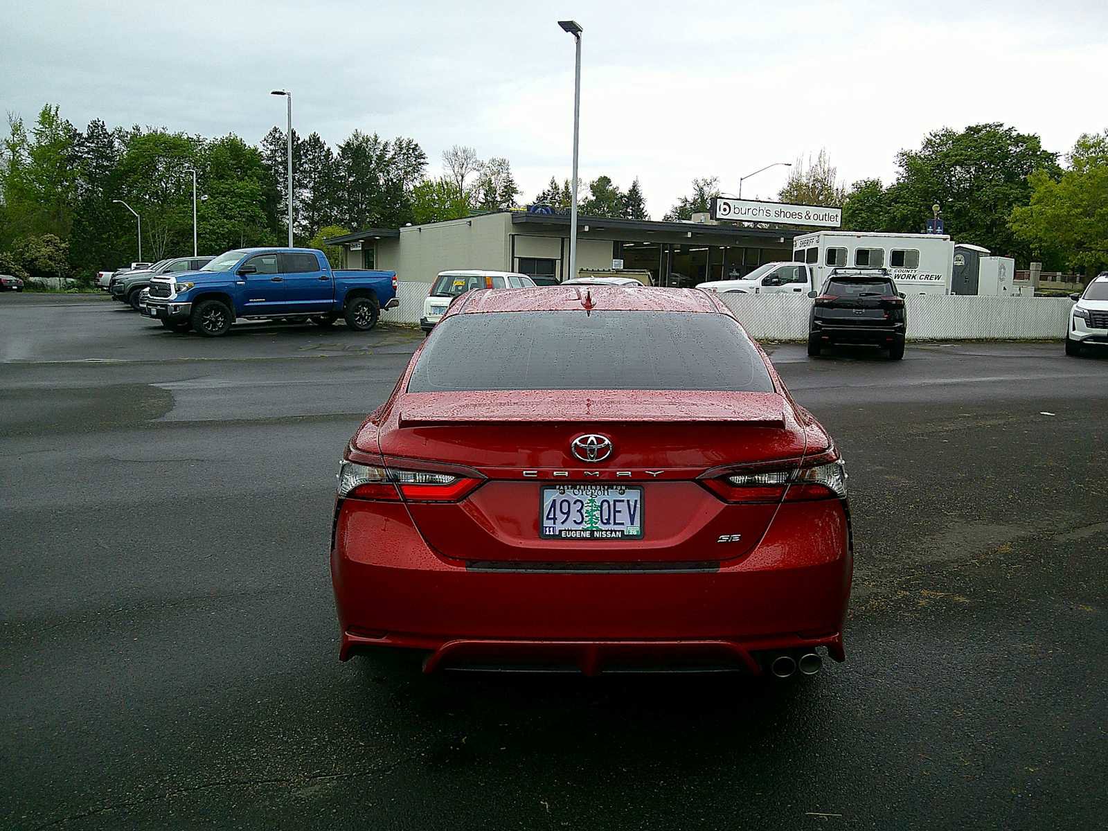 Used 2022 Toyota Camry SE w/ Convenience Package FWD image 4