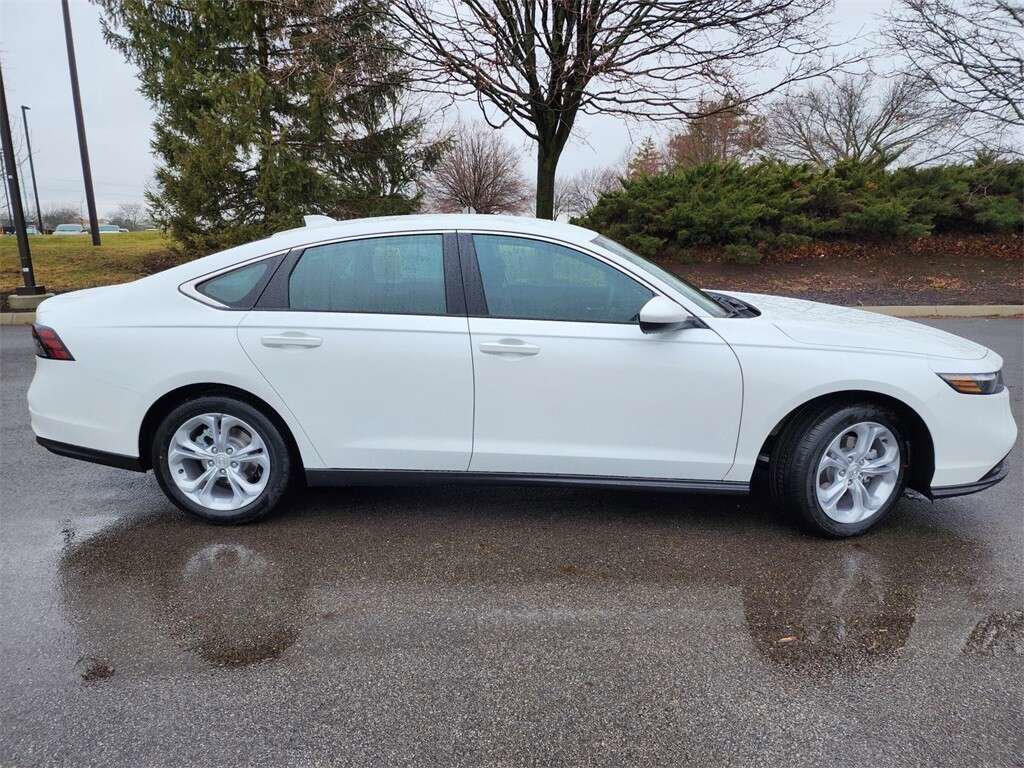Certified 2023 Honda Accord LX image 12