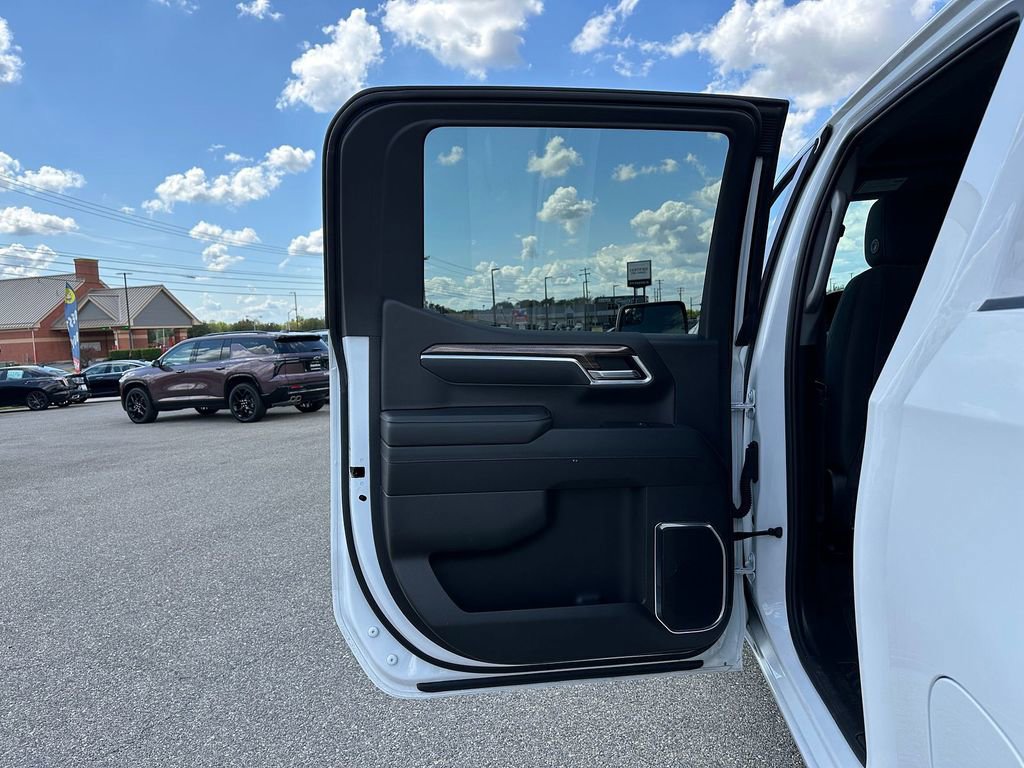 Used 2025 Chevrolet Silverado 1500 LT image 10