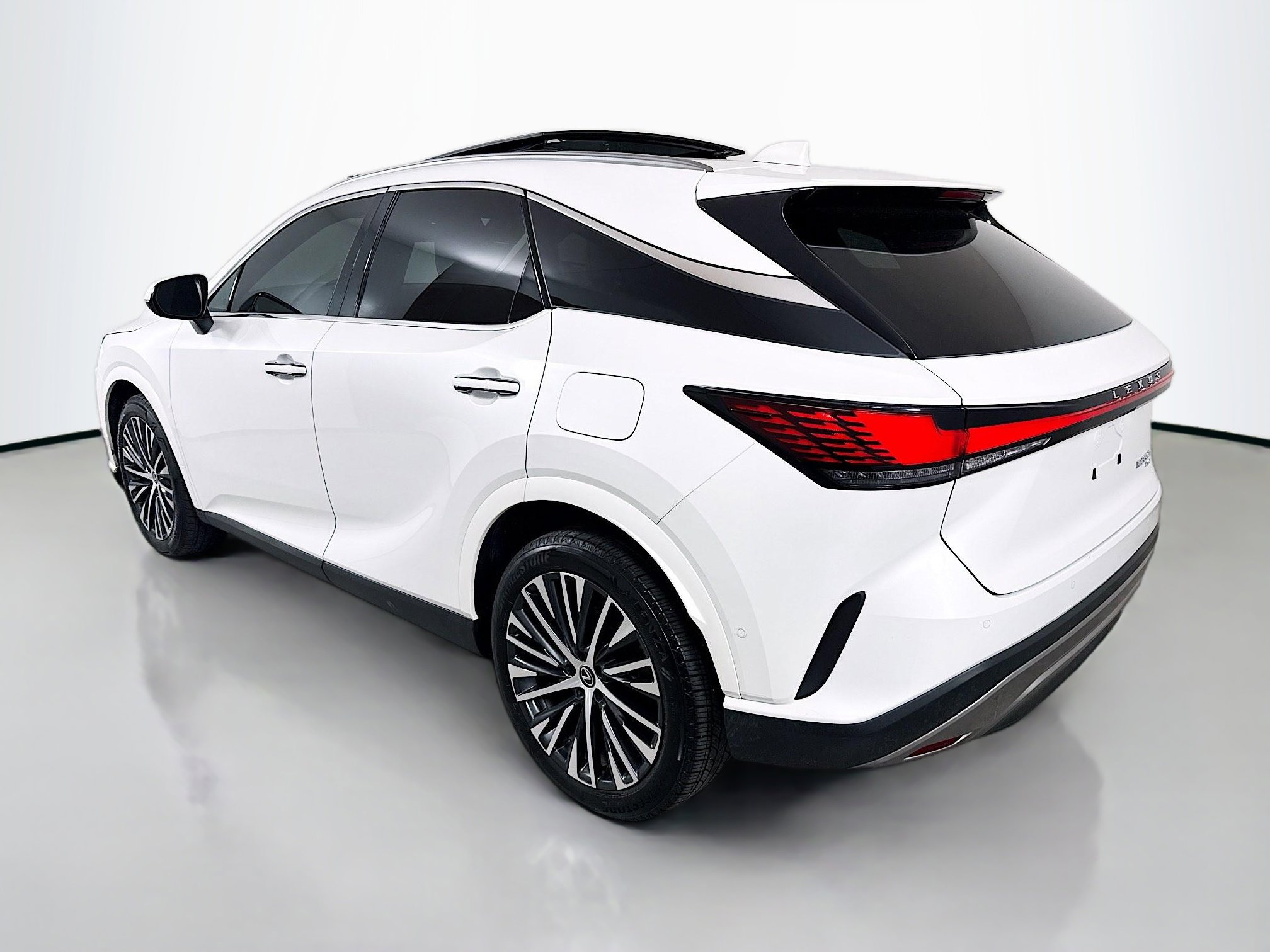 Used 2023 Lexus RX 350 w/ Accessory Package (Z1) image 5