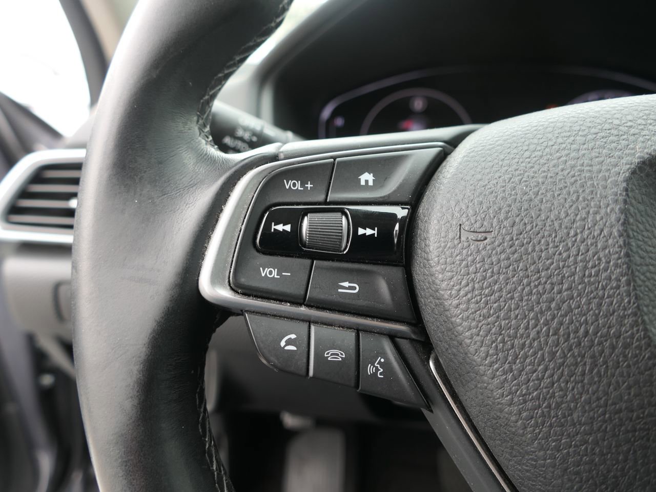 Used 2018 Honda Accord EX-L image 15