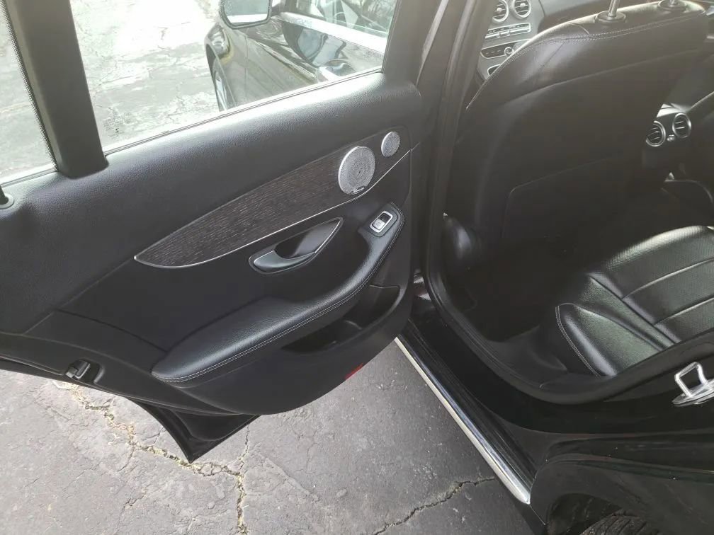Used 2019 Mercedes-Benz C 300 4MATIC Sedan image 11