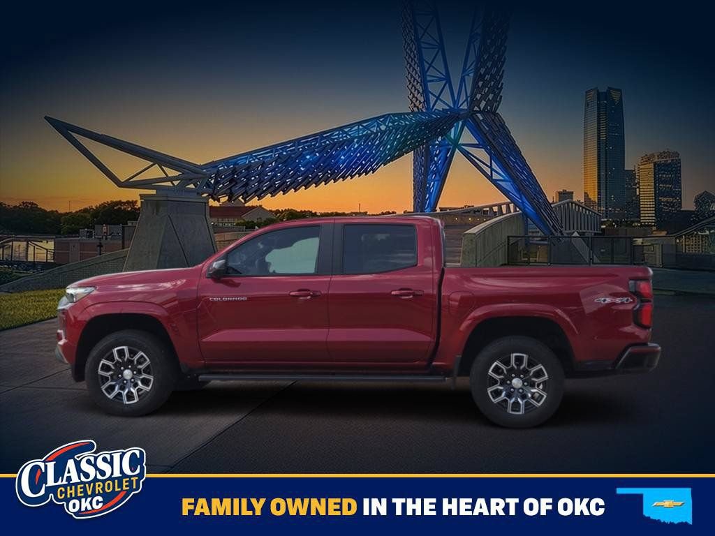 Used 2023 Chevrolet Colorado LT w/ LT Convenience Package III AWD/4WD image 4